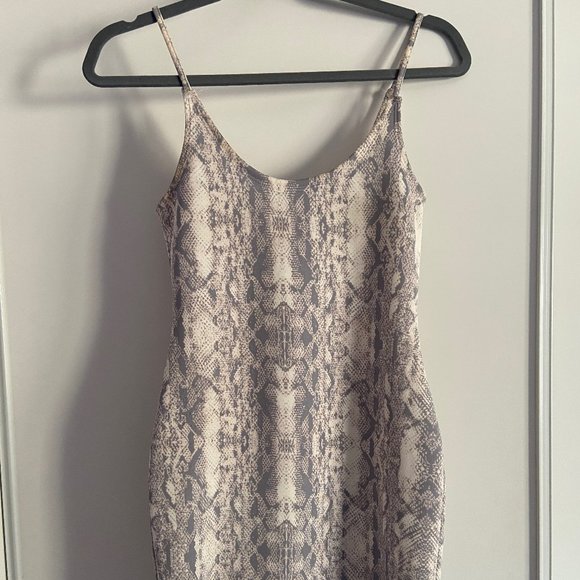 Sirens - White Snakeprint Bodycon Mini Dress - Picture 3 of 5